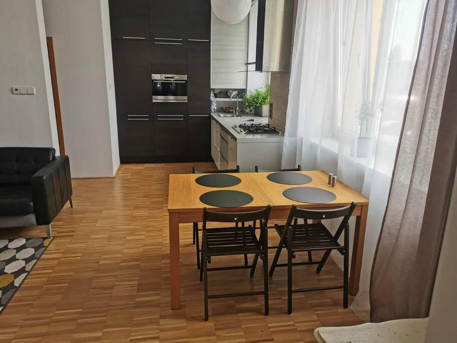 Like At Home Brno - Cely Byt Komarov 外观 照片